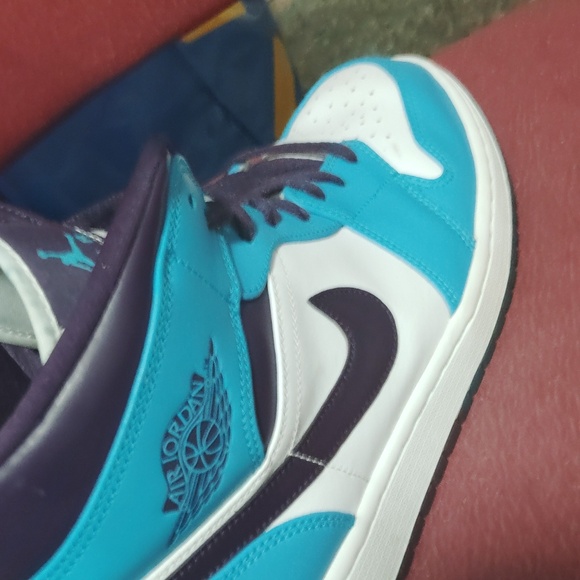 Jordan 1 hornets size 12 mids